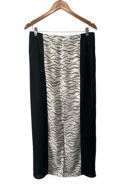 Kensie size Small long skirt